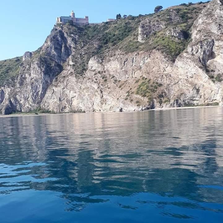 B&B La Casa Du Barone Falcone Buitenkant foto