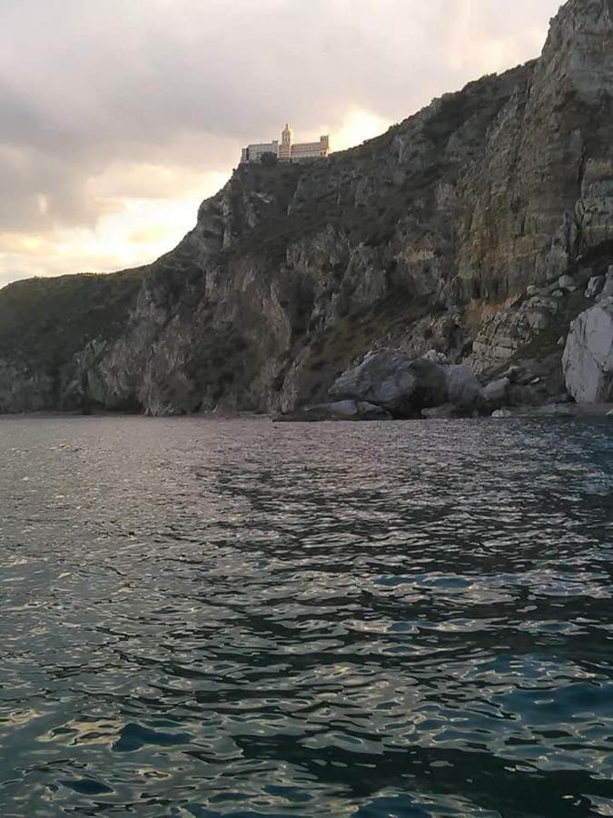 B&B La Casa Du Barone Falcone Buitenkant foto