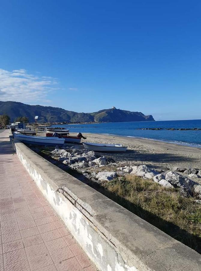 B&B La Casa Du Barone Falcone Buitenkant foto